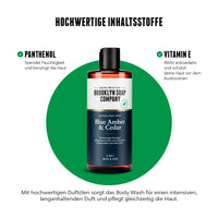 Das Blue Amber & Cedar Body Wash von der Brooklyn Soap Company enthält Panthenol und Vitamin E, die Haut und Haar pflegen, Feuchtigkeit spenden und vor dem Austrocknen schützen. Mit frischem Amber-Duft und leichten Kräuternoten.