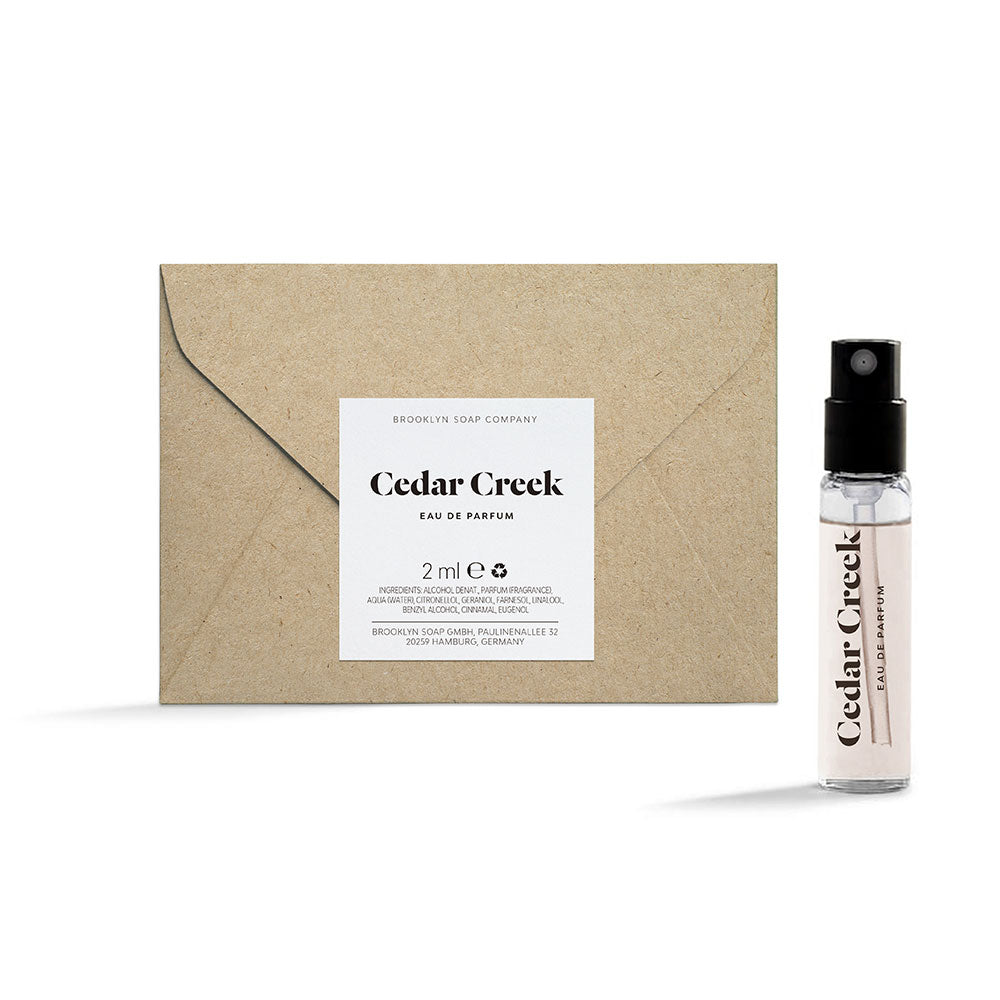 Cedar Creek von der Brooklyn Soap Company als praktischer Tester – frischer, holziger Herrenduft mit Lavendel, Grapefruit und Zedernholz zum Ausprobieren und risikofrei Testen.