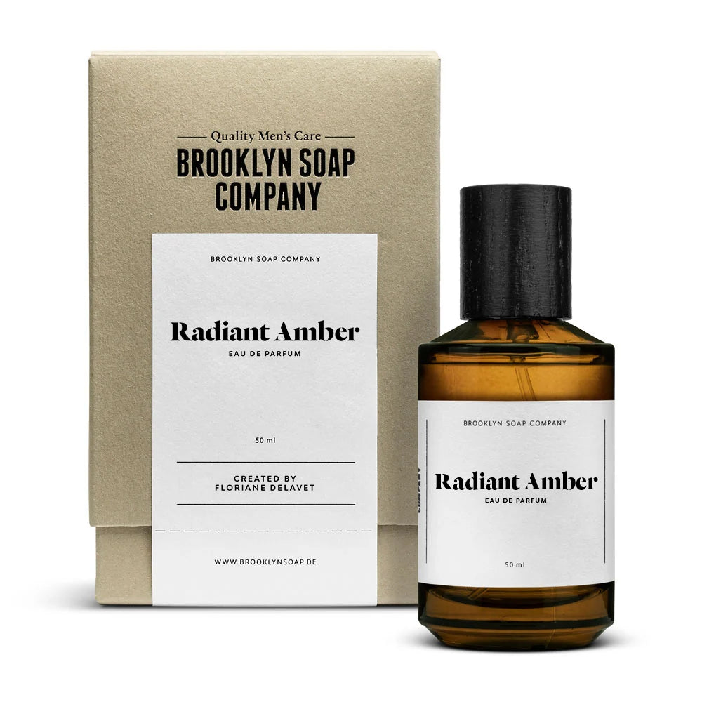 Radiant Amber Eau de Parfum von der Brooklyn Soap Company für Männer – ein eleganter Duft mit Zitrusnoten, Ingwer, Salbei und einer warmen Basis aus Muskat und Dry Wood
